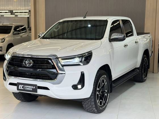 TOYOTA HILUX 2.8 D-4D TURBO DIESEL CD SRX 4X4 AUTOMÁTICO